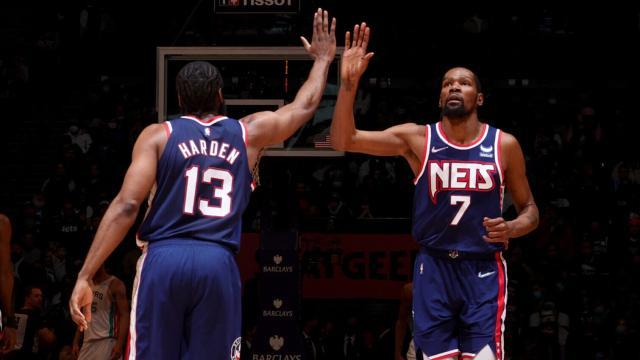 1641761712730010943.jpg durant-harden-high-five-iso-scaled-e1641755679507.jpg